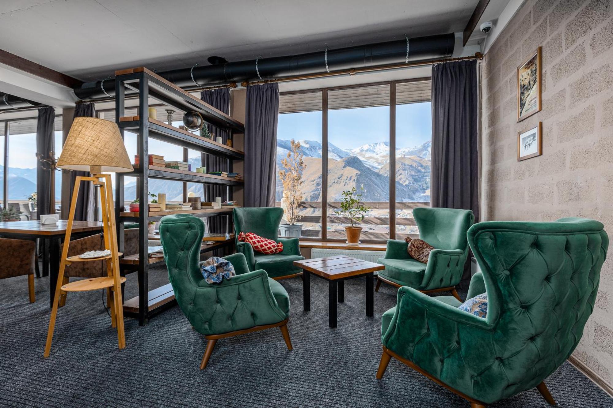 Alpine Lounge Boutique Hotel Kazbegi Exterior foto