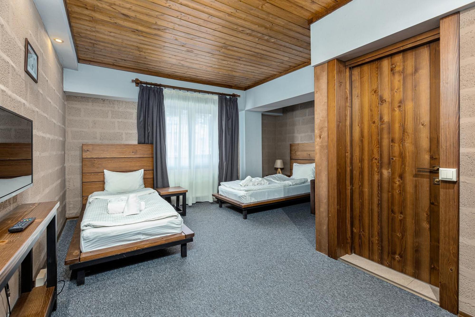 Alpine Lounge Boutique Hotel Kazbegi Habitación foto