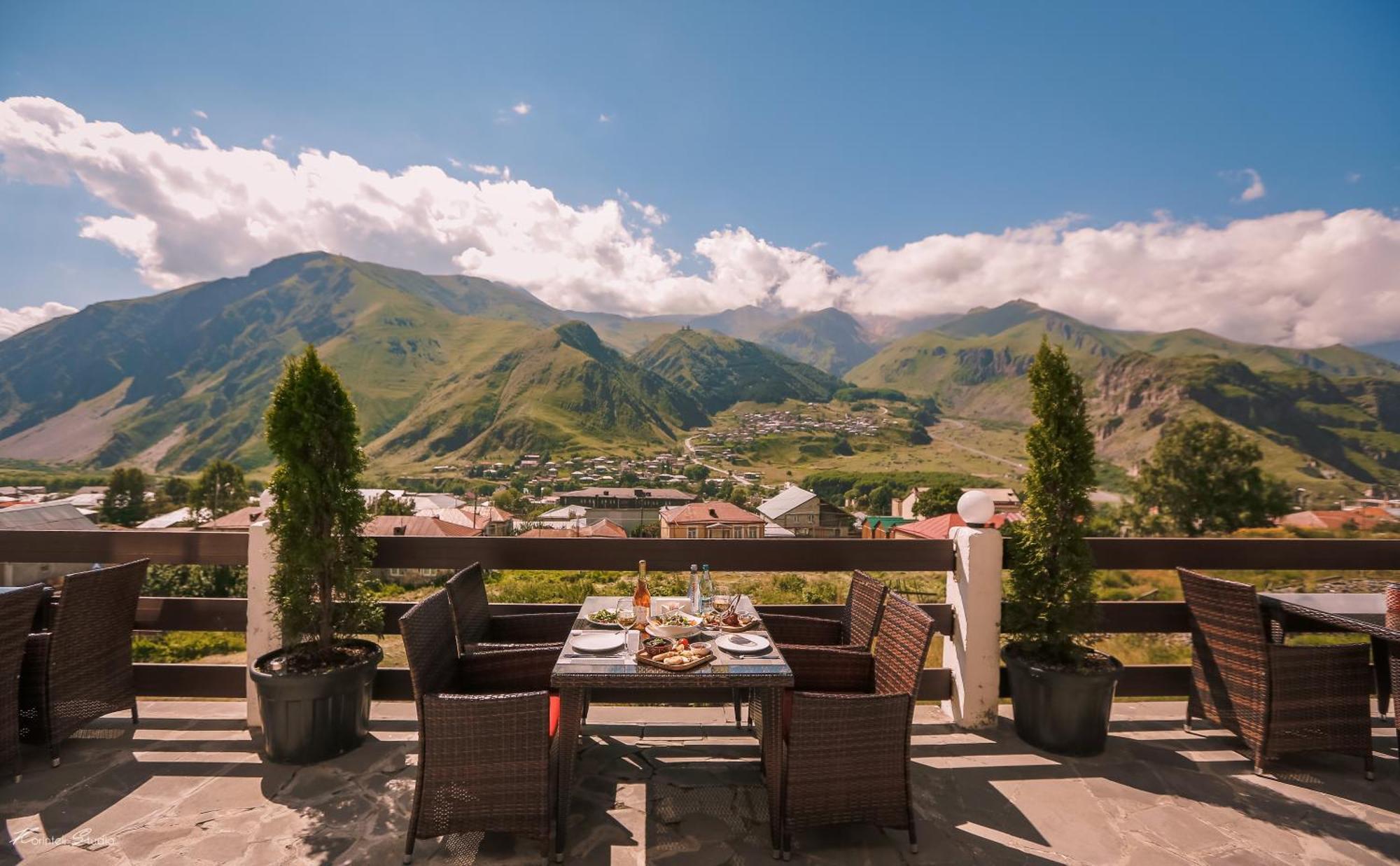 Alpine Lounge Boutique Hotel Kazbegi Exterior foto