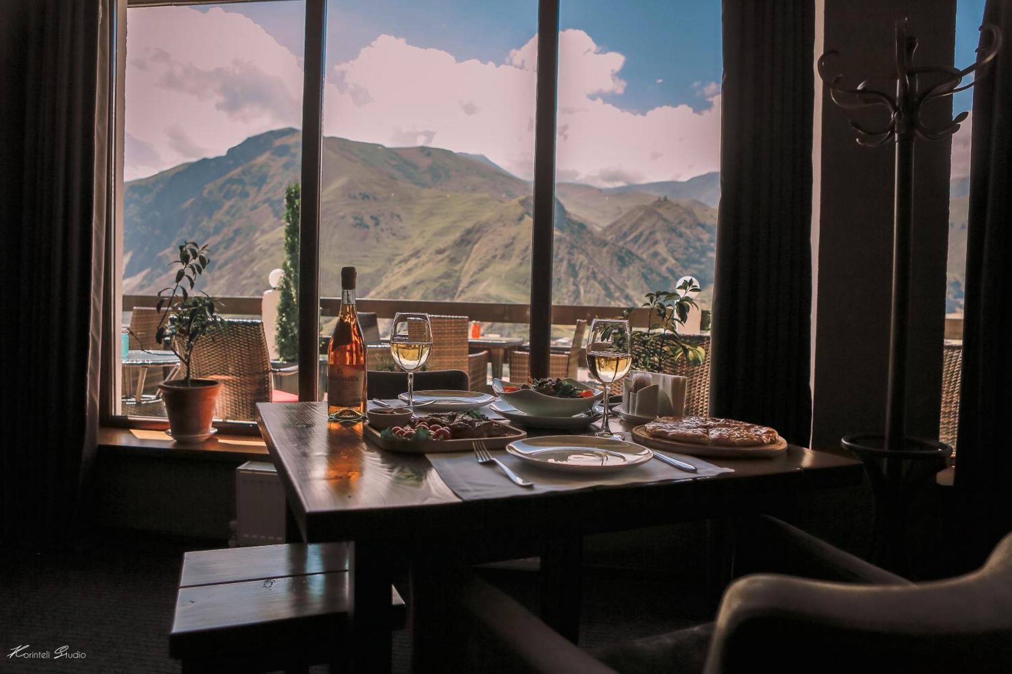 Alpine Lounge Boutique Hotel Kazbegi Exterior foto