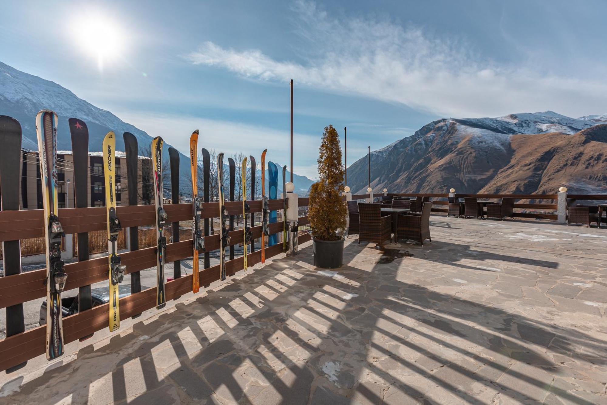 Alpine Lounge Boutique Hotel Kazbegi Exterior foto