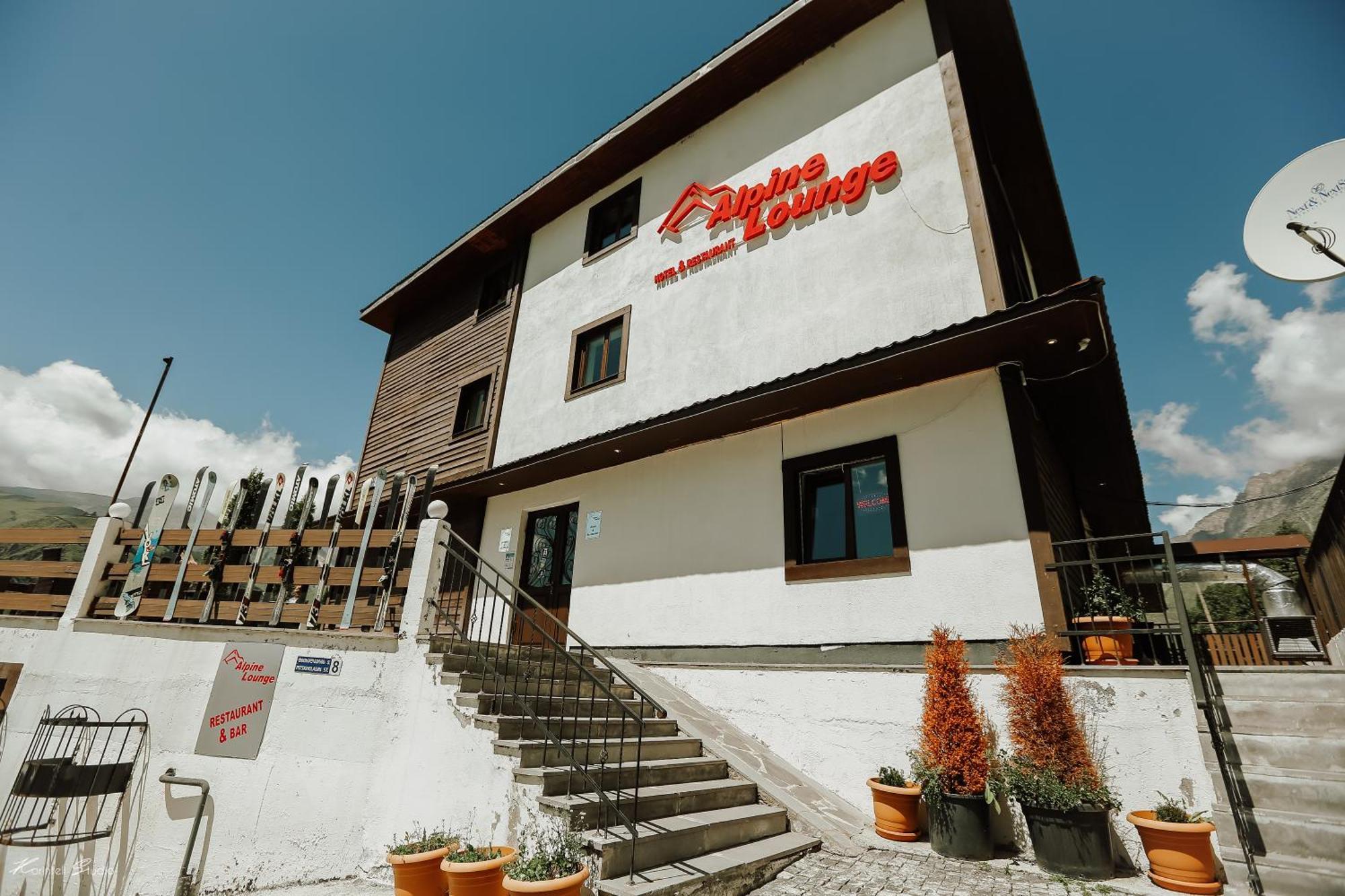 Alpine Lounge Boutique Hotel Kazbegi Exterior foto